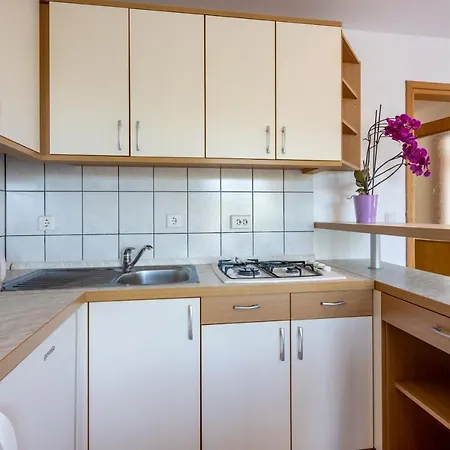 Apartment Neven Grizane-Belgrad