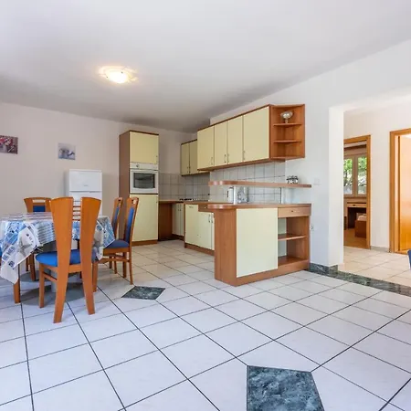 Neven Apartment Grizane-Belgrad