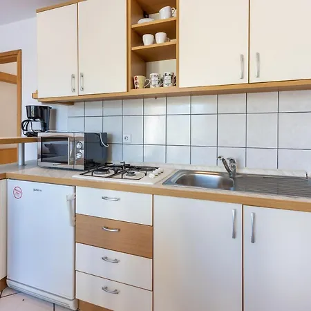 Neven Grizane-Belgrad