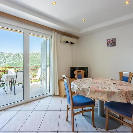 Neven Apartman *