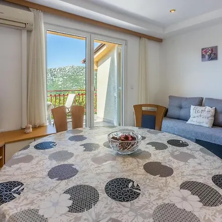 Neven Apartman *