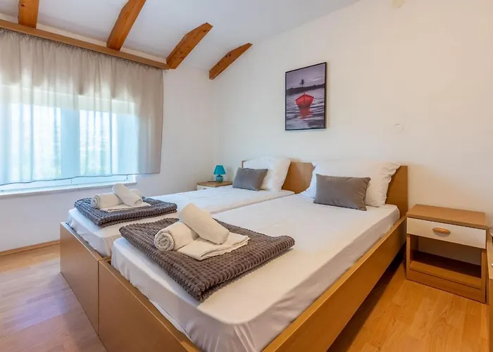 Neven Apartamento