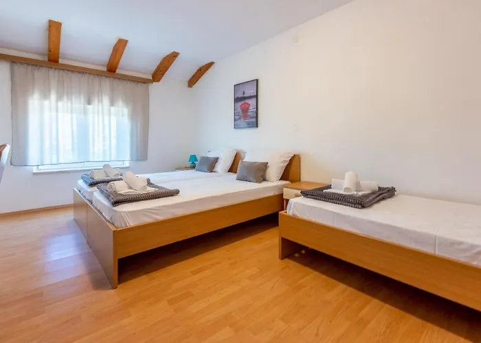 Neven Apartamento