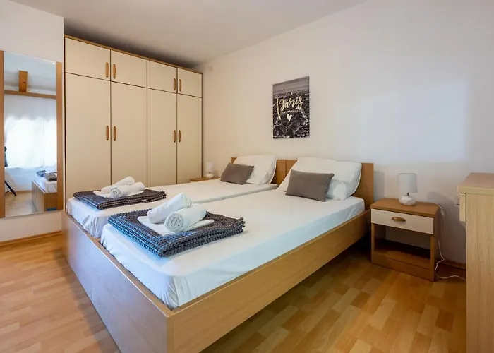 Neven Apartamento